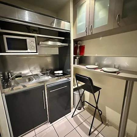 100 M Gare Apartment